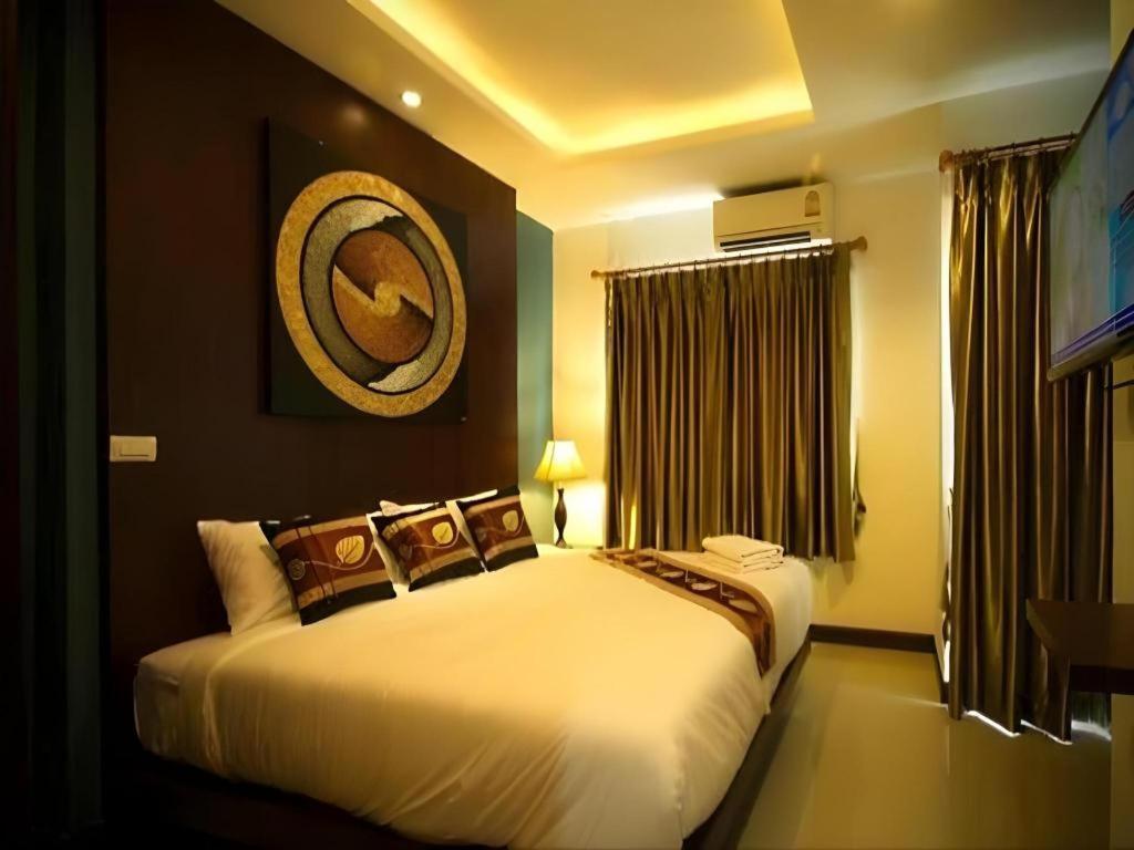 อิลมาเร่ป่าตองเพลส Hotel Patong ภายนอก รูปภาพ