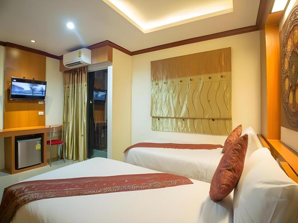 อิลมาเร่ป่าตองเพลส Hotel Patong ภายนอก รูปภาพ