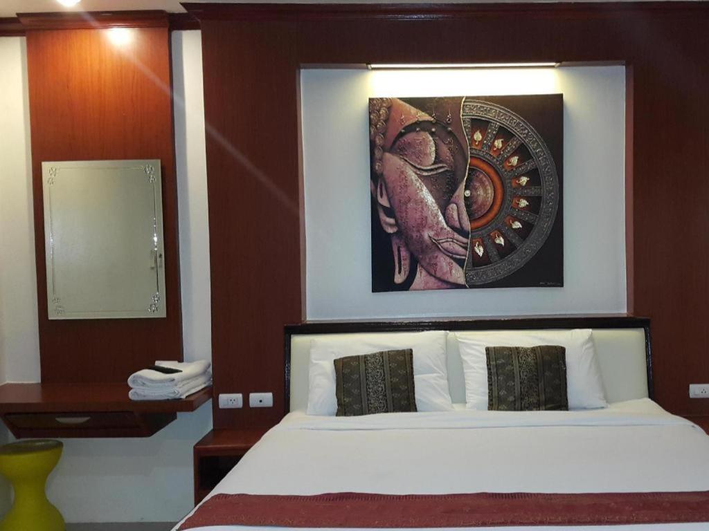 อิลมาเร่ป่าตองเพลส Hotel Patong ภายนอก รูปภาพ