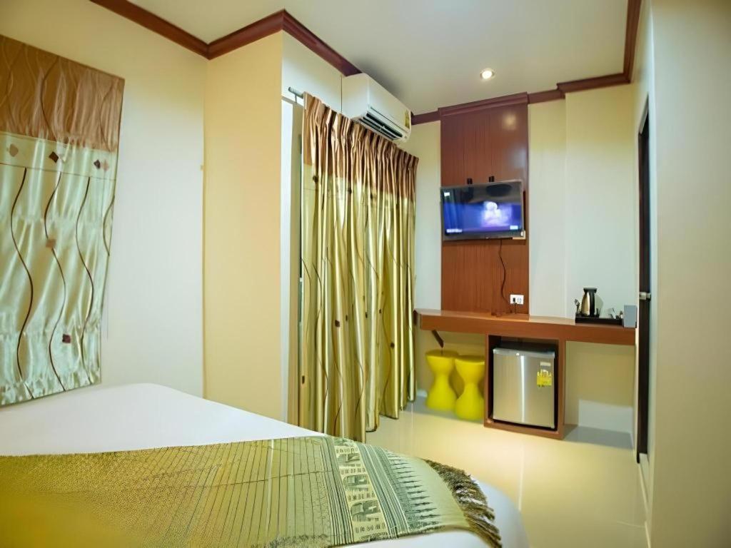 อิลมาเร่ป่าตองเพลส Hotel Patong ภายนอก รูปภาพ