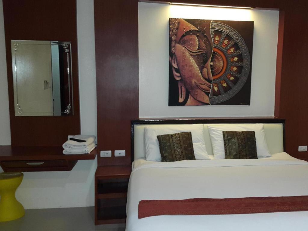 อิลมาเร่ป่าตองเพลส Hotel Patong ภายนอก รูปภาพ