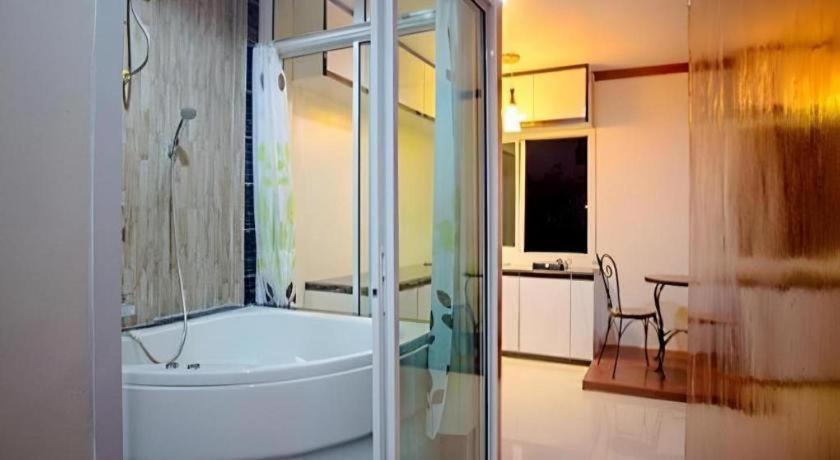 อิลมาเร่ป่าตองเพลส Hotel Patong ภายนอก รูปภาพ